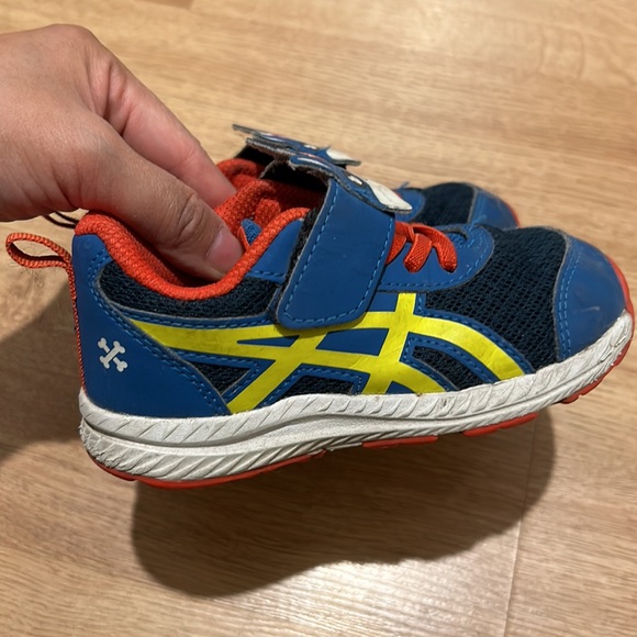 Asics sneakers us size 8 - Picture 2 of 6